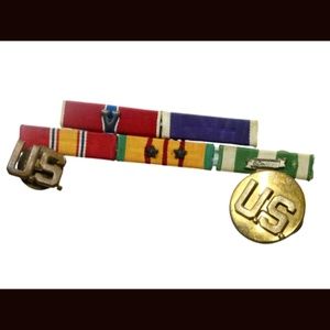 VTG USA UNITED STATES MILITARY CAMPAIGN RIBBON RACK + PATRIOT HONOR PINS~LOT 3